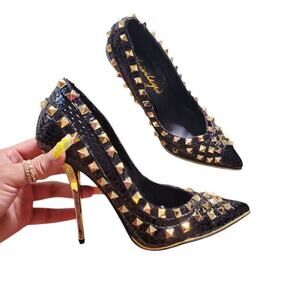 Privileged Pheonix Stud Black Heels Size: 6.5